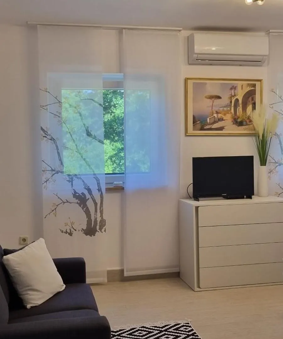 Modern Apartment In The Heart Of Njivice