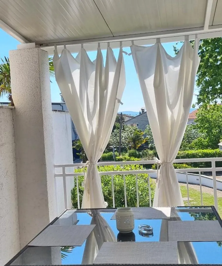 Modern Apartment In The Heart Of Njivice