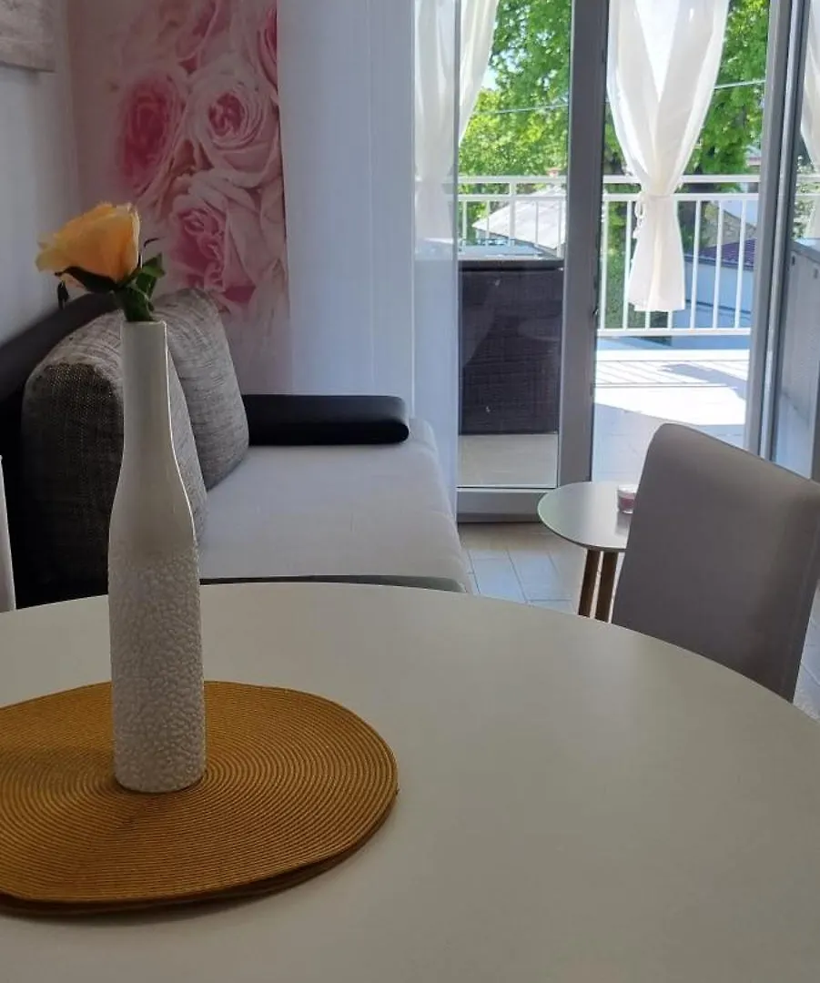 Modern Apartment In The Heart Of Njivice