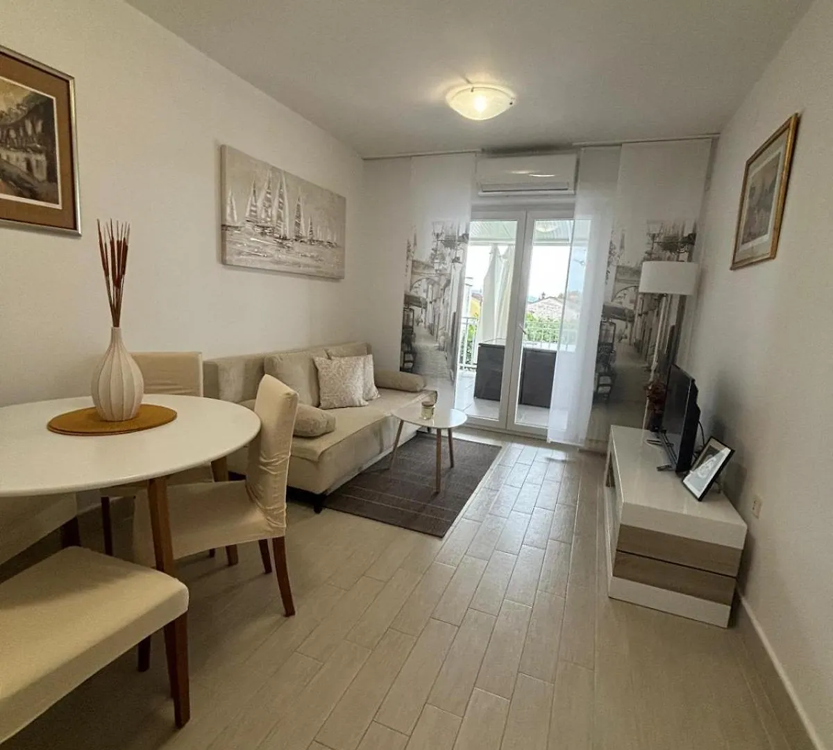 Modern Apartment In The Heart Of Njivice